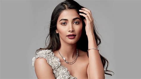 pooja hegde age marriage|Pooja Hegde Height, Age, Boyfriend, Family, Biography